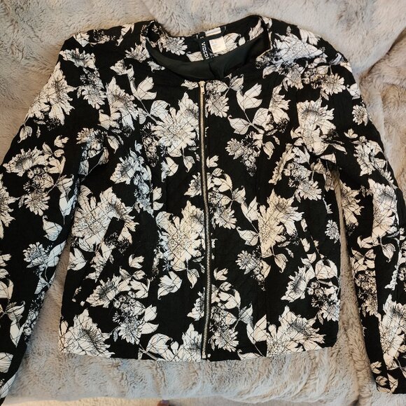 Cropped Bomber/Moto Floral Quilted Jacket Size 12 H&M Black and White - Picture 1 of 9